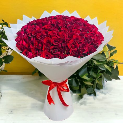 101 Red ROSES