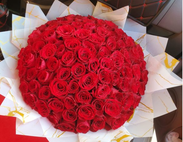 Exquisite Red Roses in Elegant Marble Wrapping